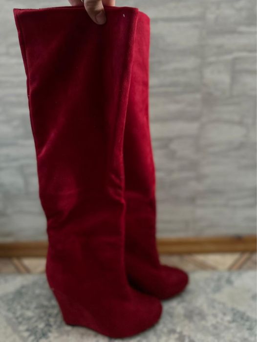 Продам замшевые сапоги