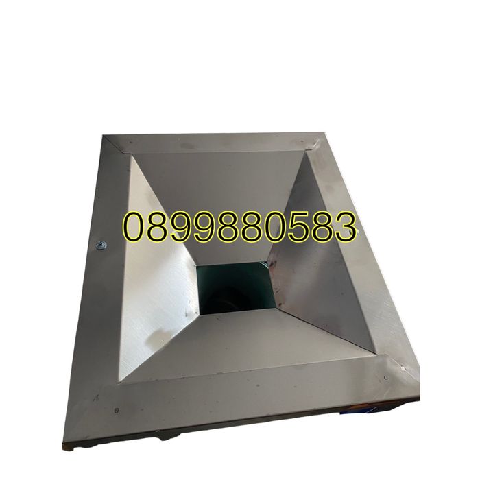 Чугунена месомелачка Румънска №32 с електромотор с двоен ремък и плот