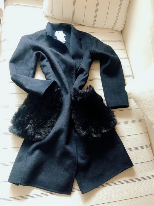 Mango Palton handmade bleumarin - negru XS buzunare din blana eco