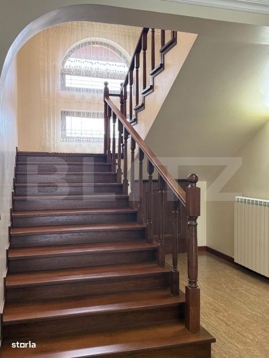 Vila de vanzare, 369 mp, zona Gaesti
