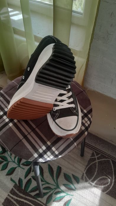 Продам  "кеды"на скрытой платформе