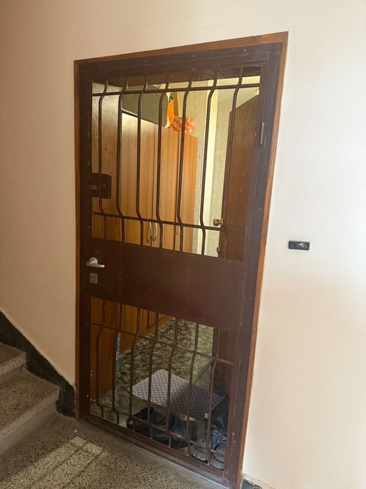 Метална входна врата с рамка