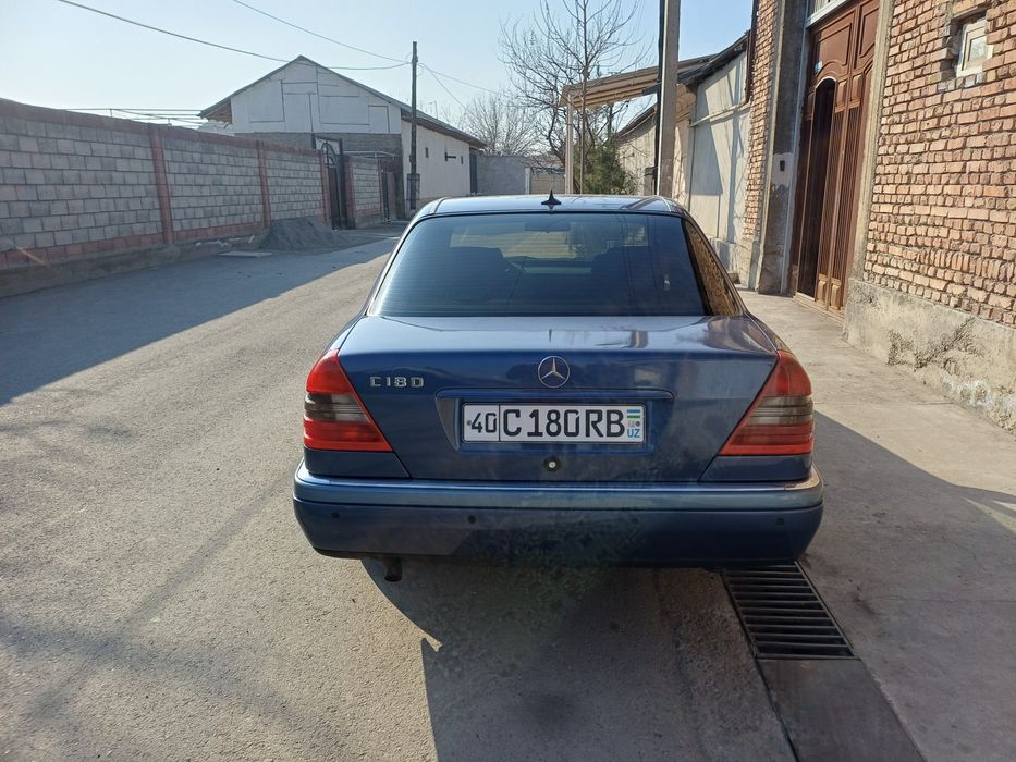 Mercedes-Benz 180c 1993 yil