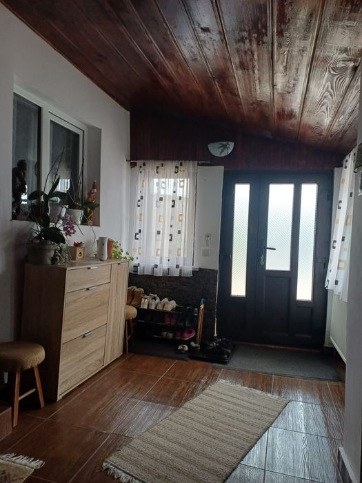 Casa de vanzare 5 camere Moinesti