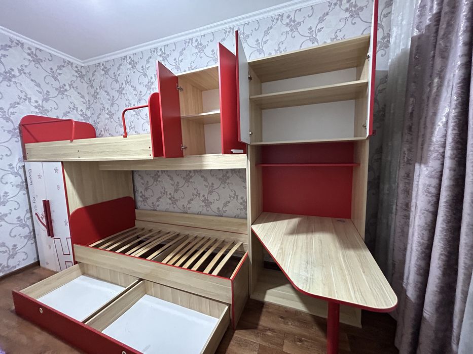 Двухэтажный кровать