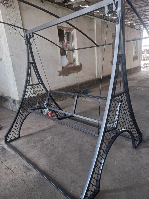 Качеля ейфелново башня