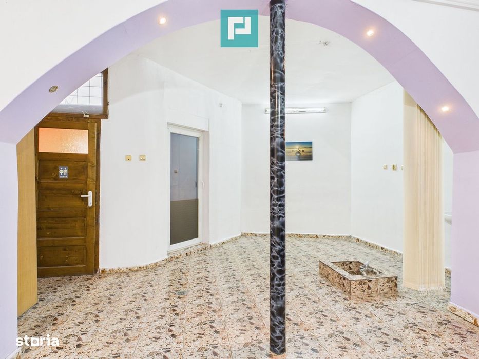 Spațiu comercial central, în Sântana - Arad