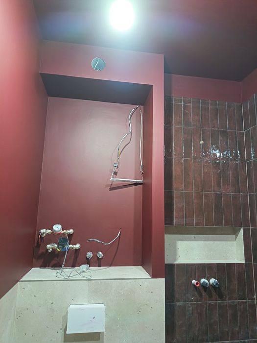 Поклейка обоев, покраска стен