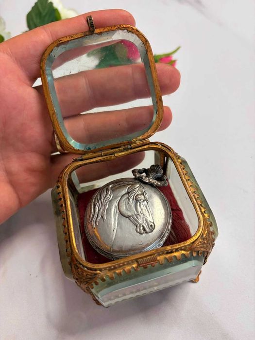 Casetă de bijuterii de tip "Vitrine"