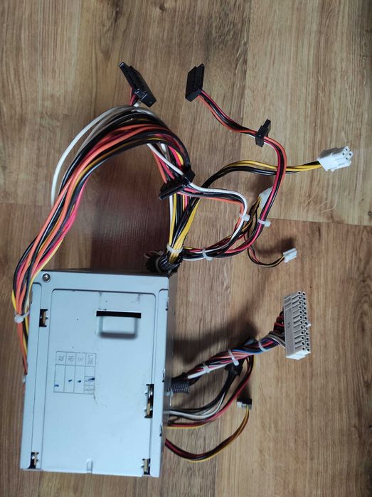 Марково Захранване от / за DELL