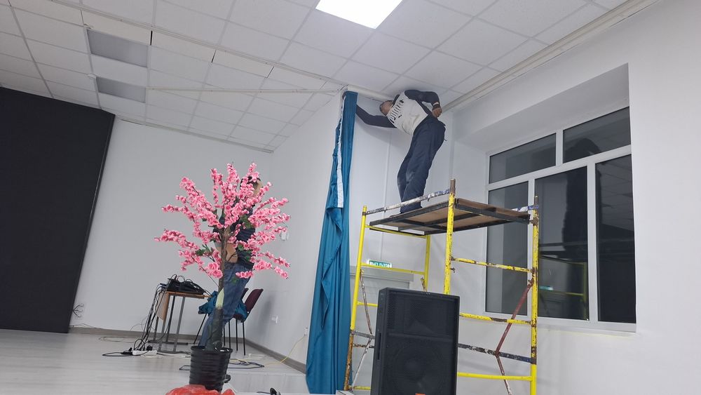 Установка карниз