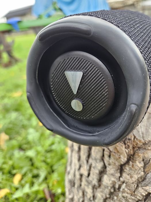 Vând boxă portabilă JBL Charge 5