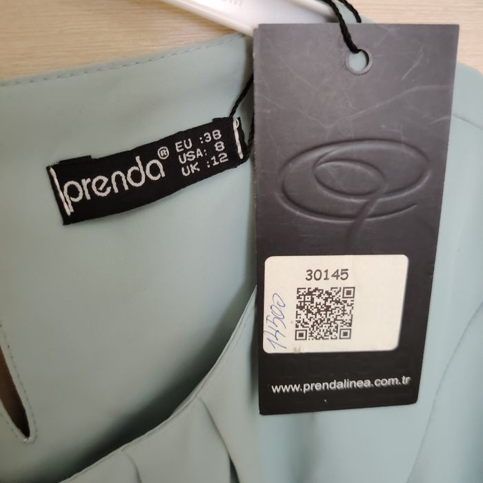 Продам блузку и брюки новое.