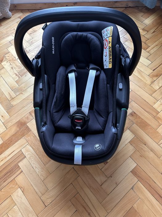 Maxi Cosi Coral 360. / 530лв За монтаж с колани. До 75см/12кг