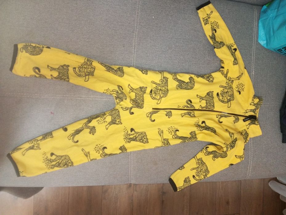 Вещи комбезы, платья, лонгсливы, штаны