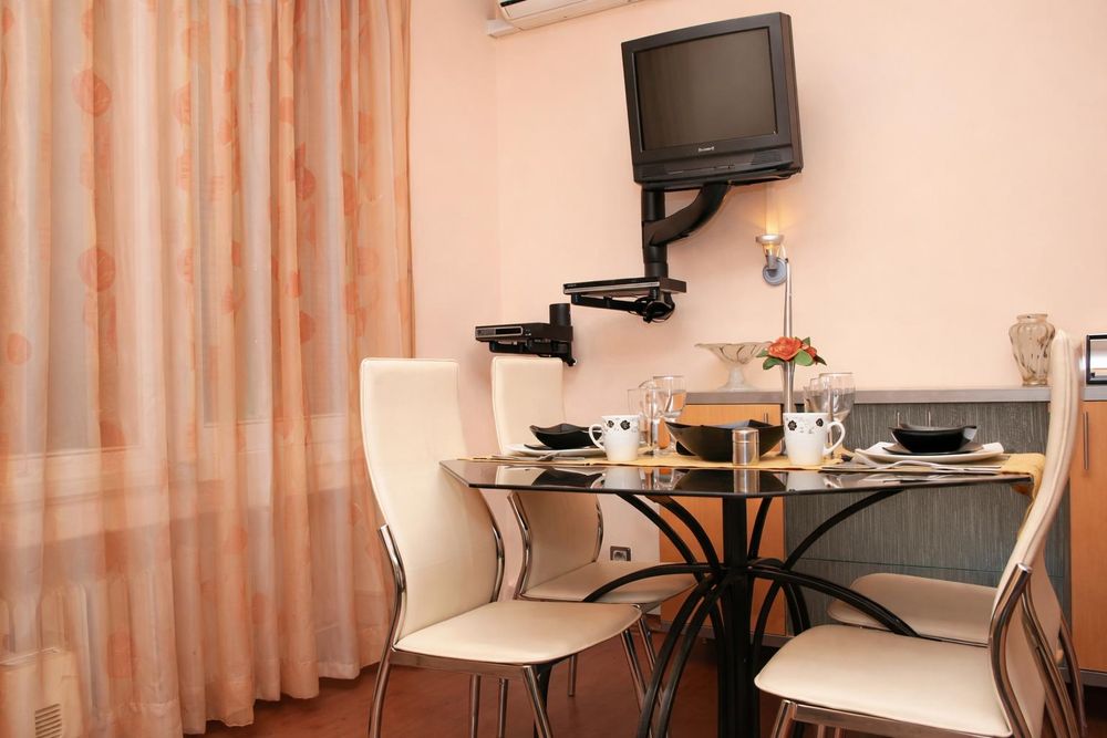 Дава се под наем Двустаен апартамент в София, Банишора - 56 кв.м за 458.49 € - Снимка #2