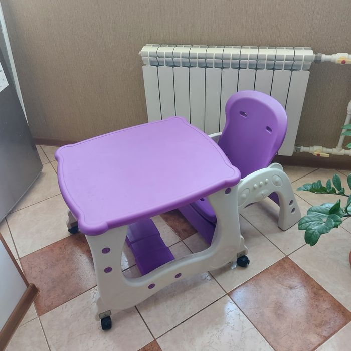 Продам кормильный столик-трансформер