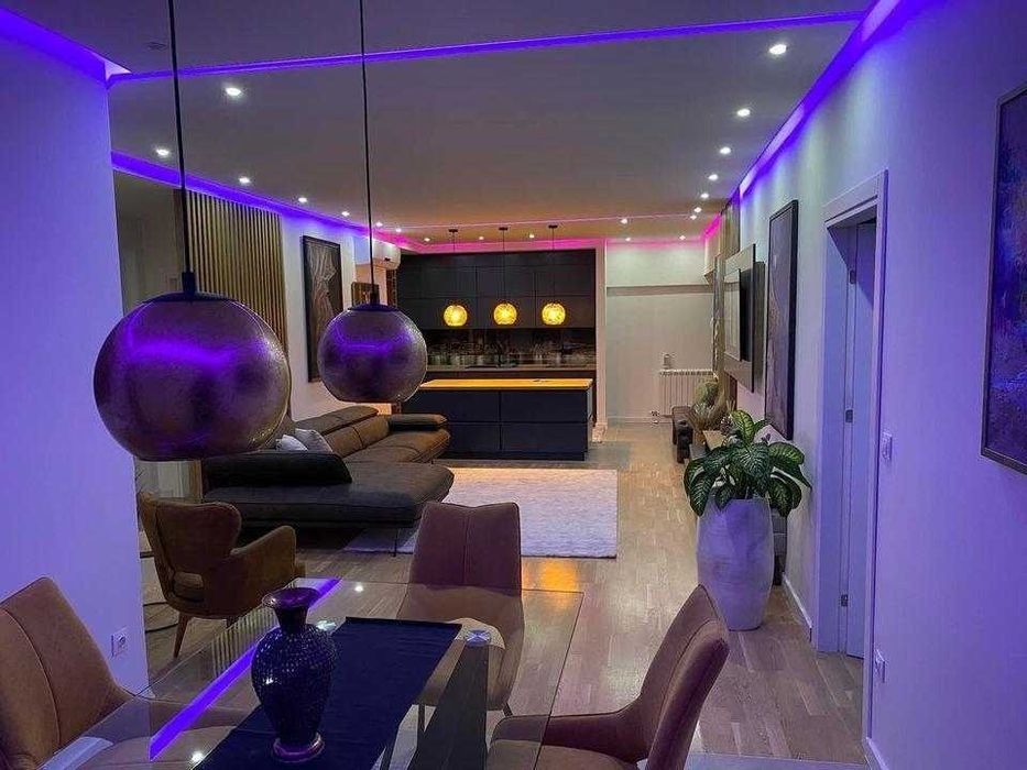 Дава се под наем Двустаен апартамент в Бургас, Изгрев - 63 кв.м за 255 € - Снимка #2