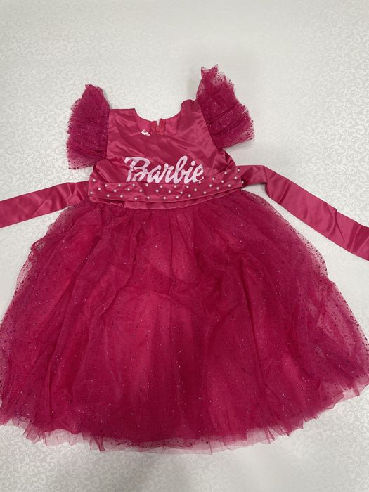 Продам платья для девочек. Новогодние костюмы.