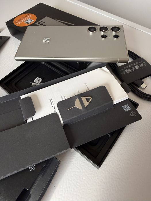 Samsung s24 ultra 512gb folosit foarte puțin aproape nou