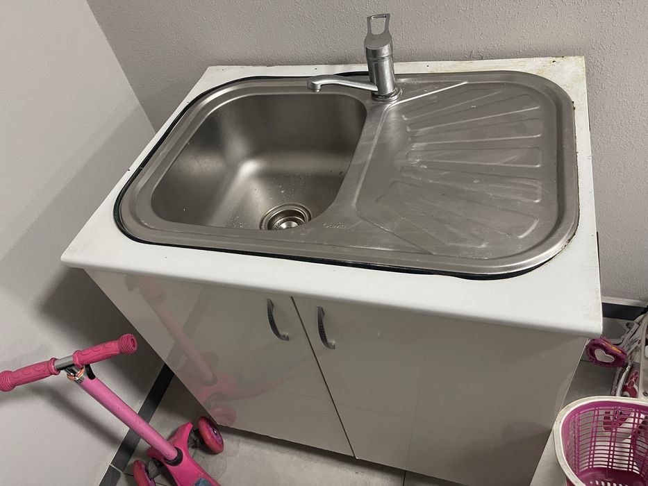 Шкаф с раковеной