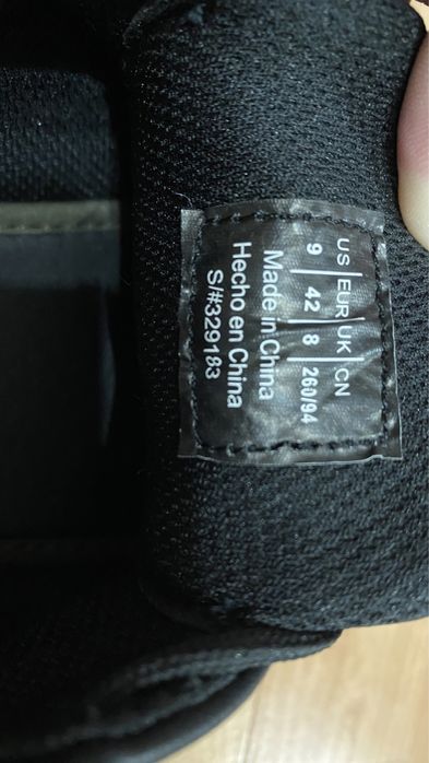 Продаются кроссовки новые