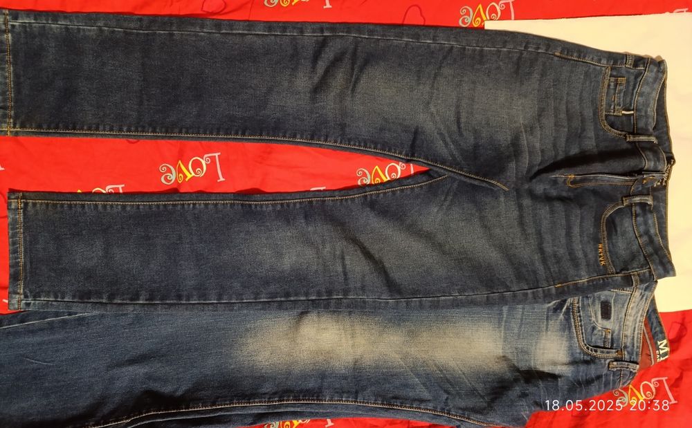 Продаю джинсы  новые