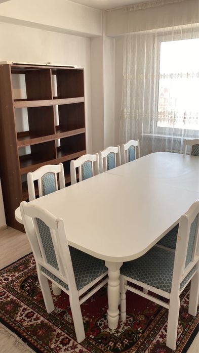 Продается стол без стульев