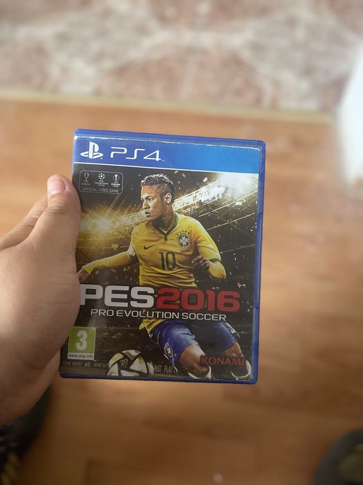 Ps4 slim със 11 игри 816gb топ състояние