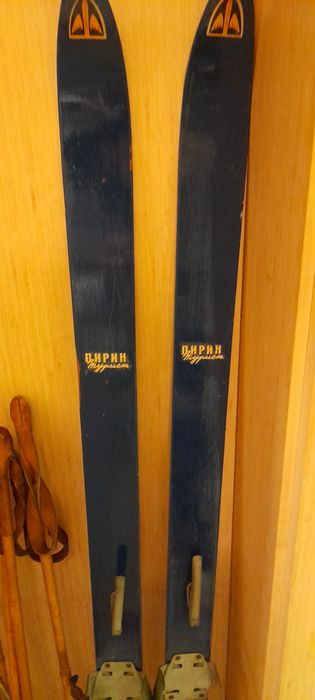 Ретро Стари дървени ски и бамбукови щеки ,Български Пирин