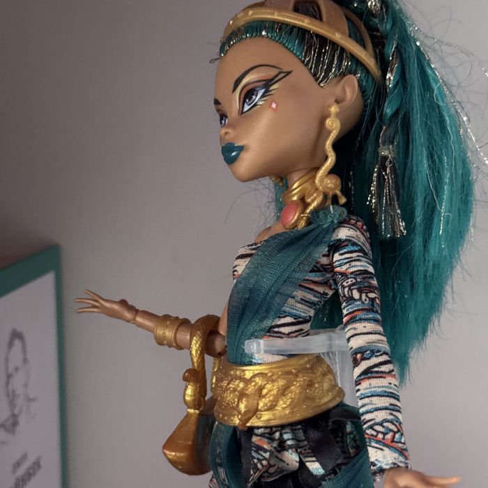 monster high кукла Нефера