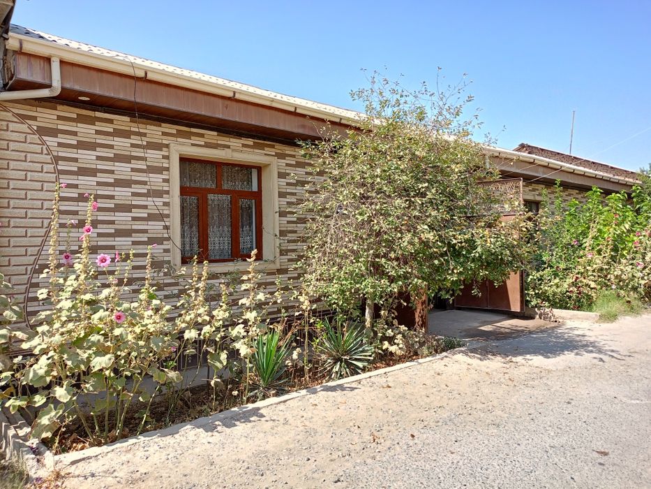 Uy sotiladi  srochna