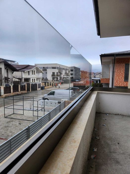 Sticlă securizată, cabine de duș, balustrade din sticlă pentru terase și scări, oglinzi, terenuri sport ( padel ,padbol ) - producție și instalare