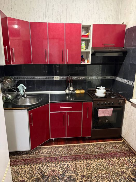 3-хонали квартира ижарага оилага берилади!