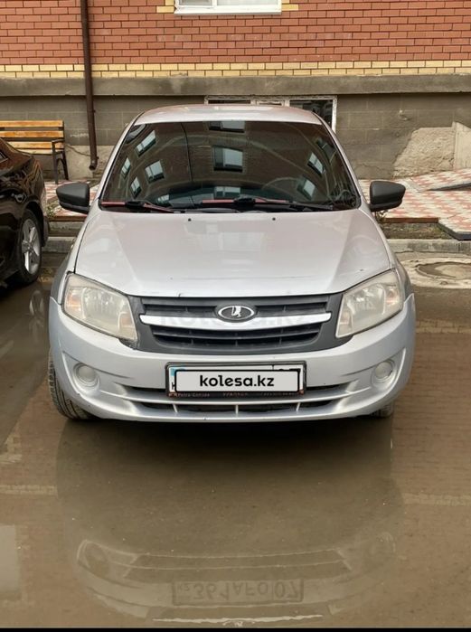 Продам lada granta хэтчбек год 2015
