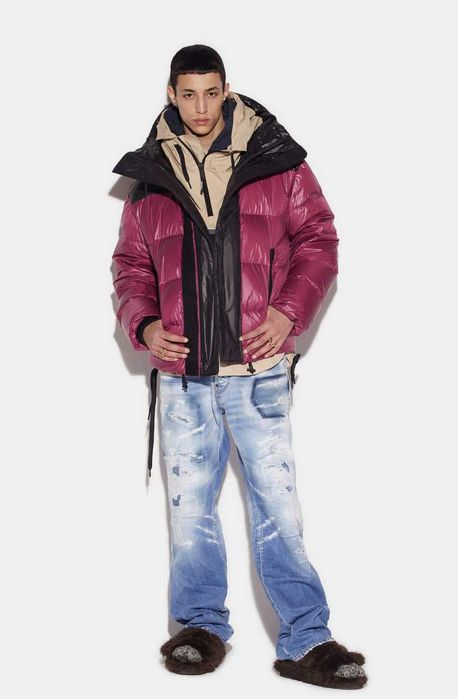 Geaca Dsquared2, marime 48, regular fit, geaca noua cu etichete.