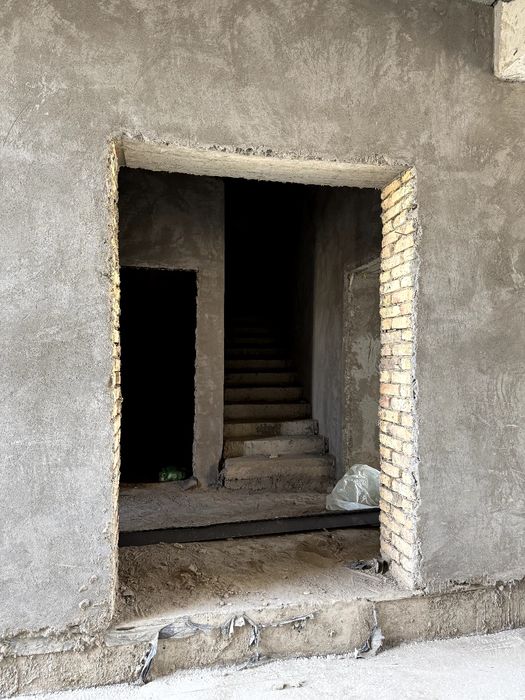 Giafizika hududida 3 sutik uchaska sotiladi