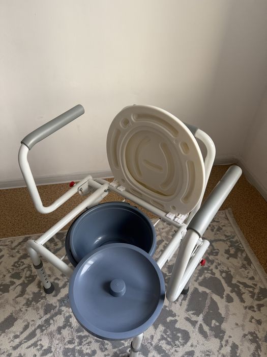 Стул туалет для пожилых/инвалидов