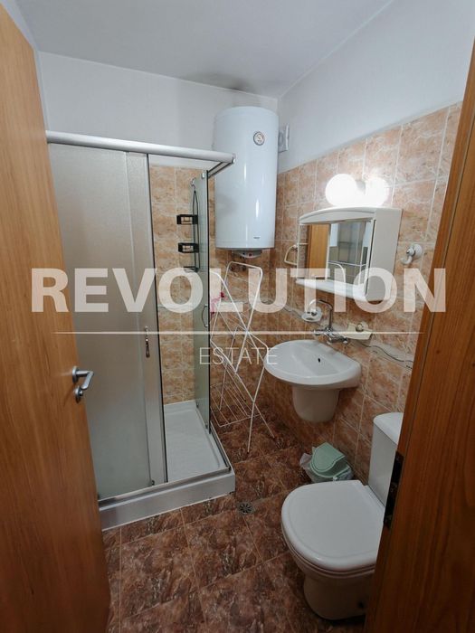 Дава се под наем Тристаен апартамент в Пловдив, Младежки Хълм - 130 кв.м за 600 € - Снимка #19