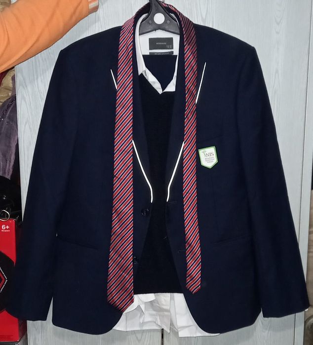 Продам мужской костюм