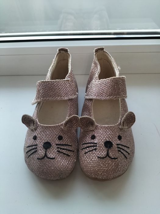 Нарядная обувь для девочки