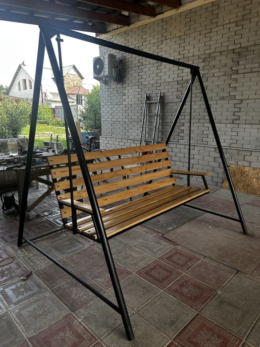 Продам садовую качелю