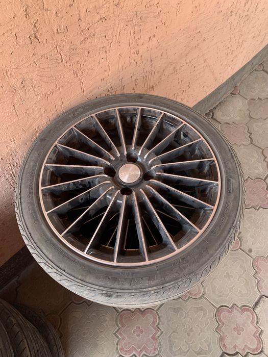 Продам диски на 16 резиной