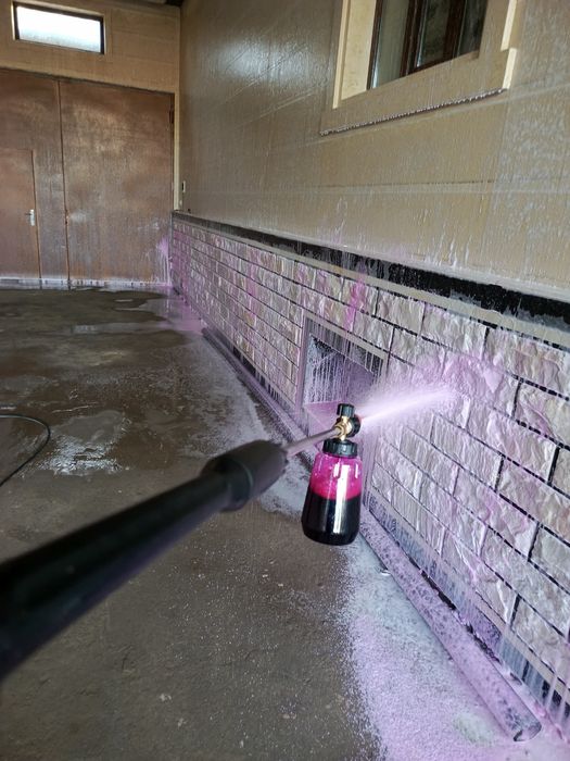 Hovli yuvish Xovli yuvish Xovli tozalash Bruschatka yuvish