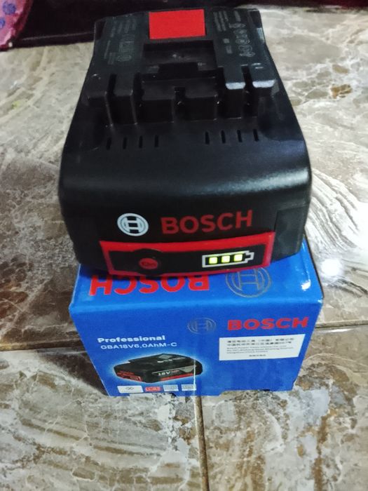 2 buc. Baterii Bosch de 6a, noi.