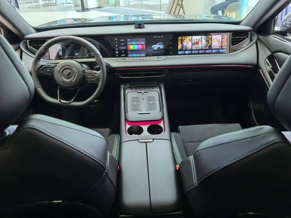 Voyah Free HYBRID 4WD 200km/318 km От 35,500 40,000 $ наличии в Ташкен