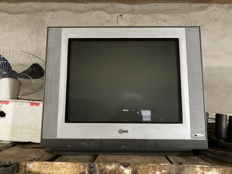 Продам два телевизор