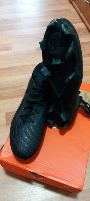 Ghete fotbal Nike Phantom luna 2
