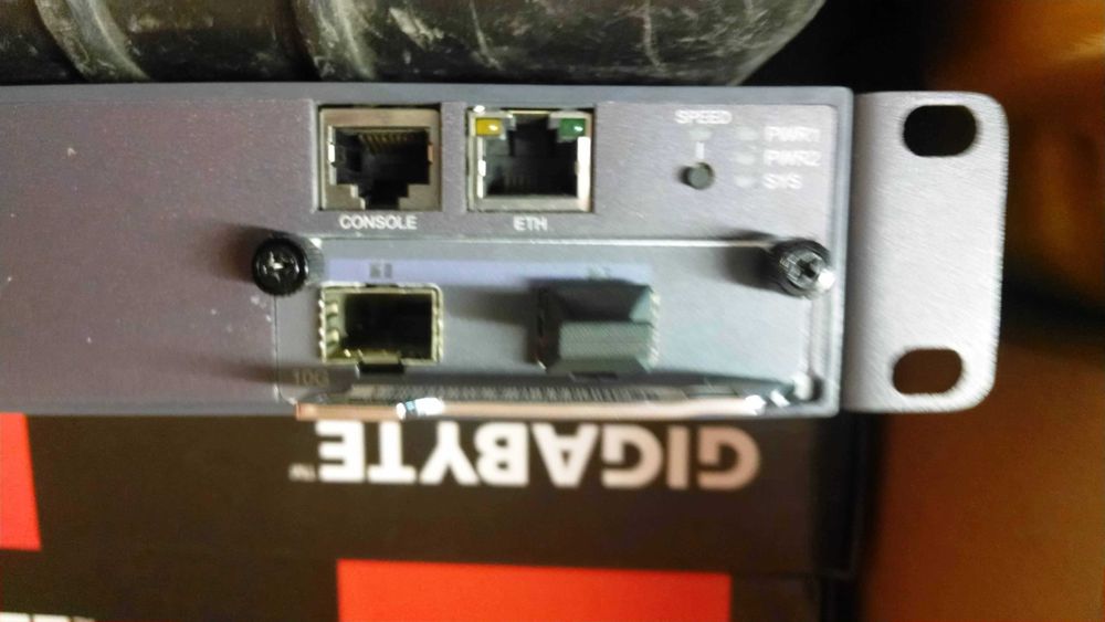Суйч Huawei Quidway S5300 2 х 10G 24 х 1G