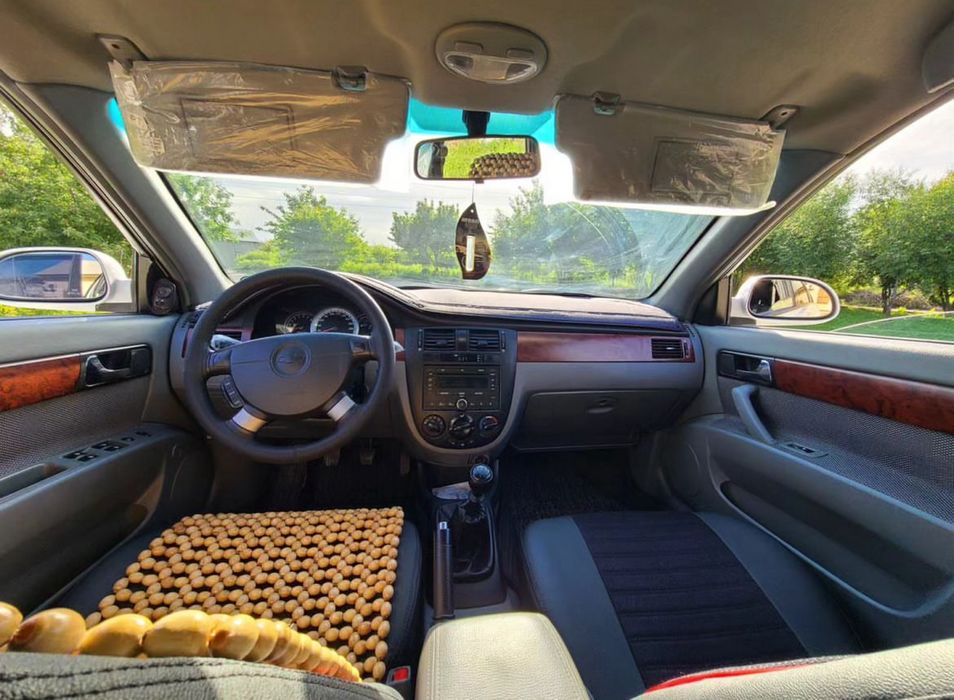 Lasetti1.8 yili 2012 ga 2013 yil 13dekabrda salondan